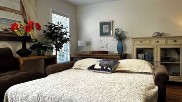 3 habitaciones, escritorio, tabla de planchar con plancha y wifi gratis