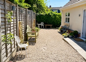 Terrace/patio - Two bed apartment, sleeps 5, ideal for work and family stays (New Longton)