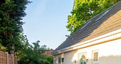 Two bed apartment, sleeps 5, ideal for work and family stays