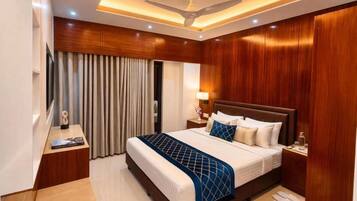 Studio, City View | Blackout curtains, free WiFi