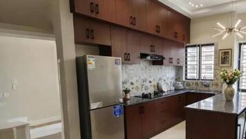 Studio, City View | Blackout curtains, free WiFi