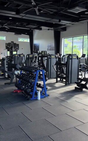 Fitness facility - Cozy 2-bedroom house in amazing Jolly Harbour with AC (Jolly Harbour)