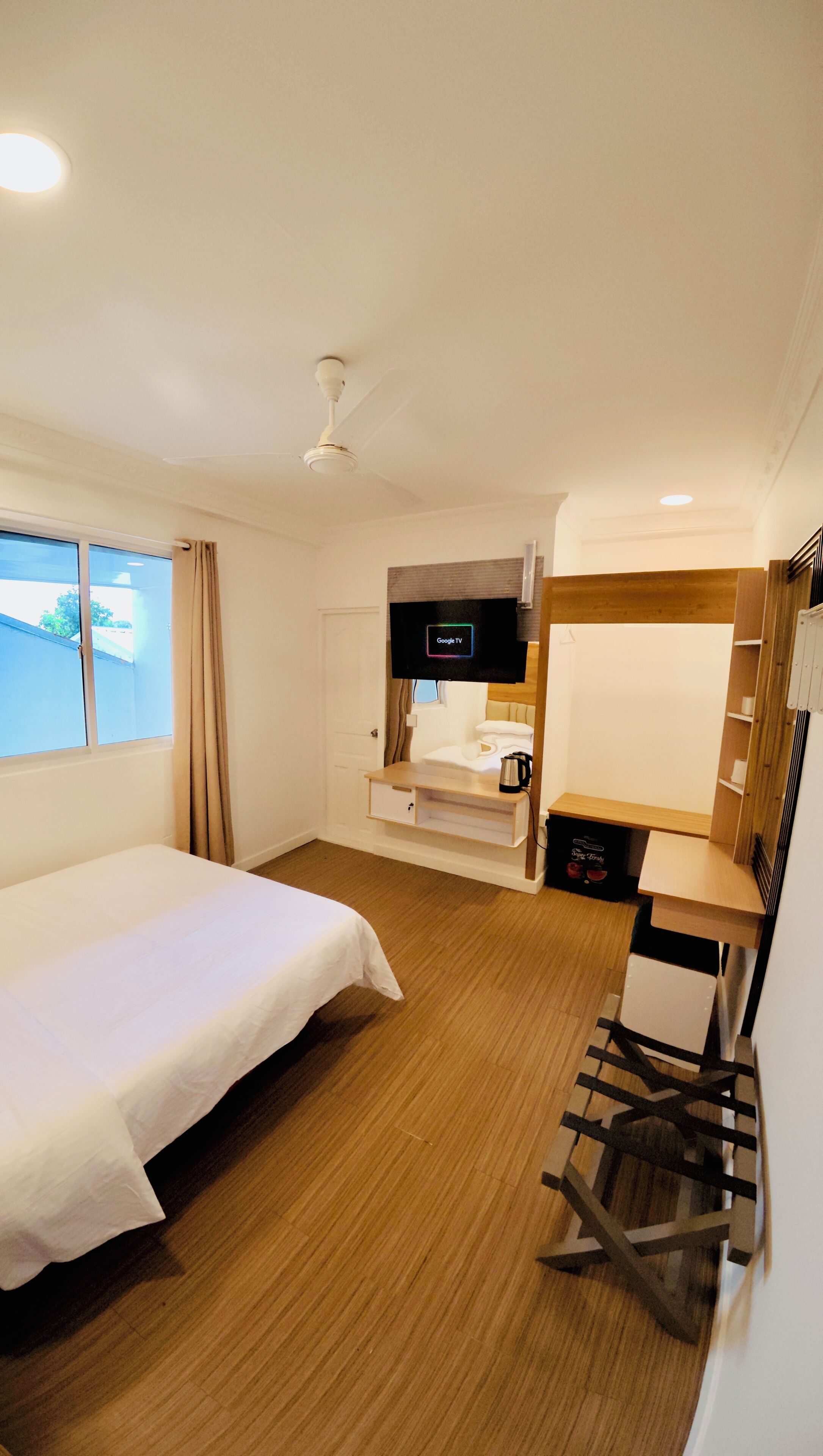 Habitación Deluxe con 1 cama doble o 2 individuales | Minibar, caja fuerte, tabla de planchar con plancha y wifi gratis
