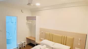 Deluxe Double or Twin Room | Minibar, in-room safe, iron/ironing board (on request), WiFi (free)