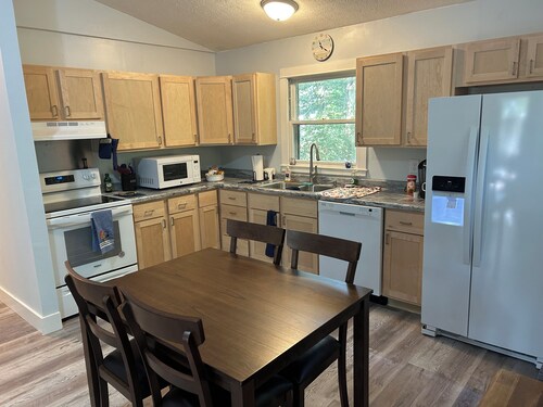 Cozy 2-bedroom house in tranquil Put-in-Bay with AC