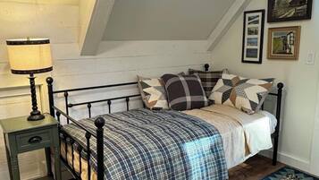 7 bedrooms, iron/ironing board, travel crib, WiFi (free)