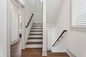 Interior - 4BR Raleigh Townhome Near Downtown (Sleeps 9) (Raleigh)