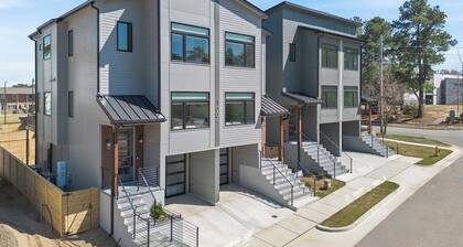 4BR Raleigh Townhome Near Downtown (Sleeps 9)