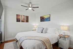 2 bedrooms, desk, WiFi, bed sheets