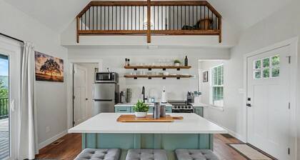 The Baylor - A cozy wine country cottage