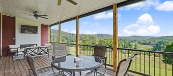 The Baylor - A cozy wine country cottage