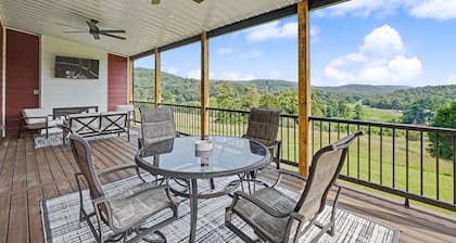 The Baylor - A cozy wine country cottage