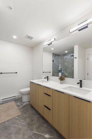 Bathroom - Bear Mountain Retreat with AC & Huge Patio (Victoria)