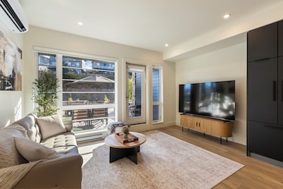 Bear Mountain Retreat with AC & Huge Patio