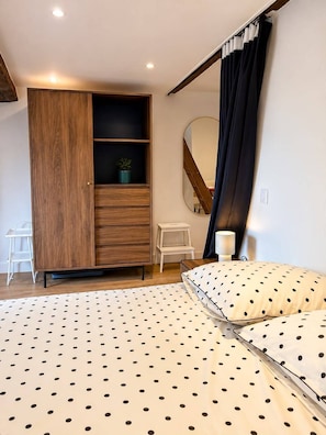 1 Schlafzimmer, Schreibtisch, Reisekinderbett, kostenloses WLAN