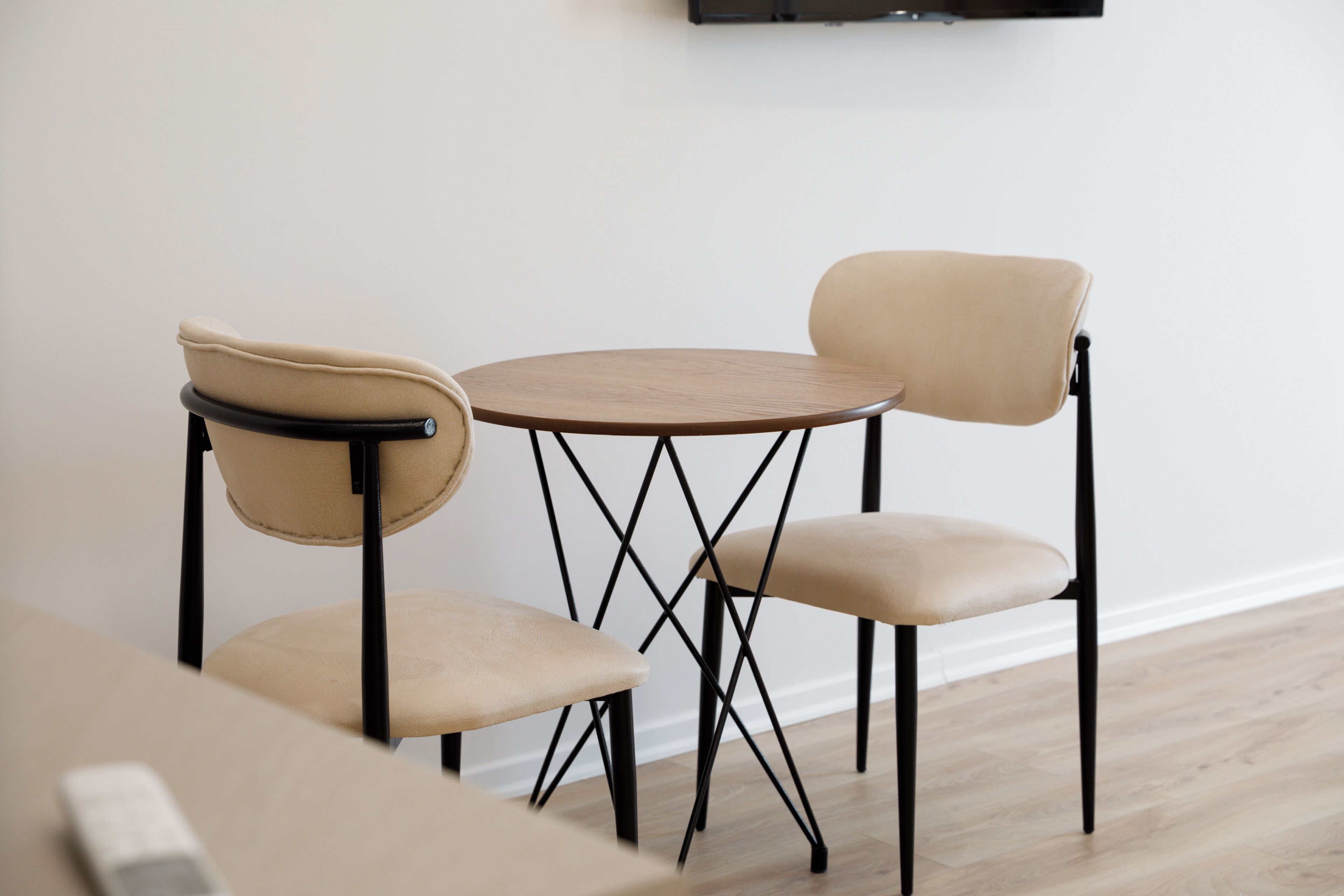 Classic Studio | Dining
