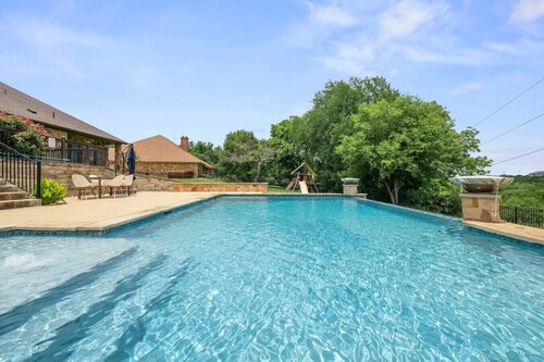 Wanderers Haven - pool + media room, gatherings