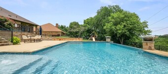 Wanderers Haven - pool + media room, gatherings