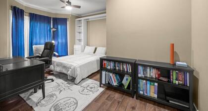 Wanderers Haven - pool + media room, gatherings