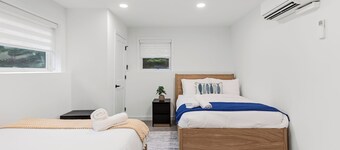 Walk to Beach- Rooftop Bay Views- Sleeps 10