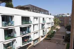 Exterior - Luxury Living - Pool & Beach (Casablanca)