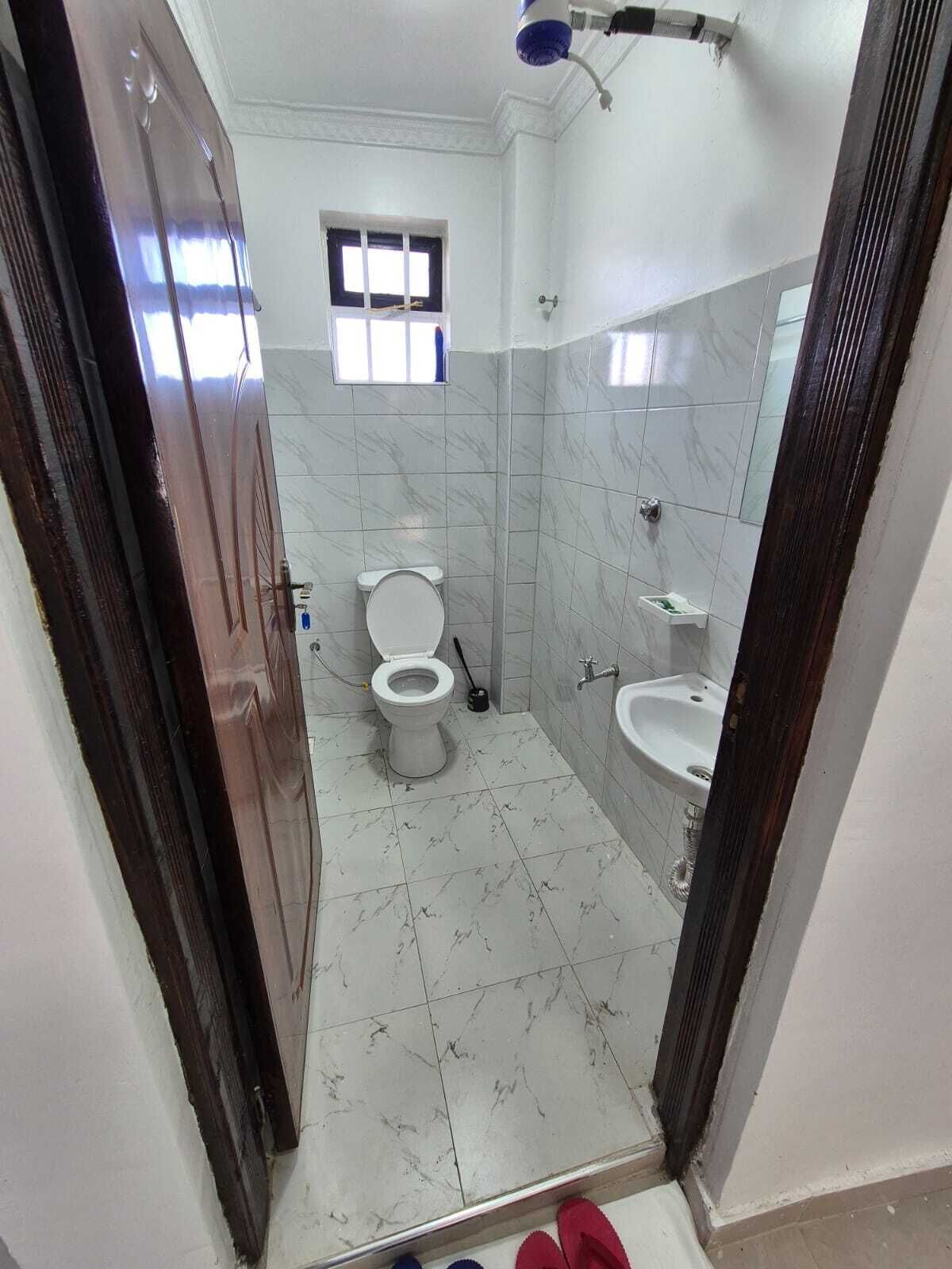 Dusche, Handtücher, Seife, Toilettenpapier