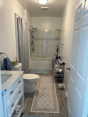 Room | Bathroom - Lilac Inn Waddington (Waddington)