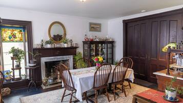 Room | Dining