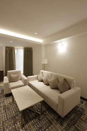 Phòng Suite dành cho gia đình, quang cảnh biển | Khu phòng khách