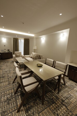 Suite familiar, vistas al mar | Interior