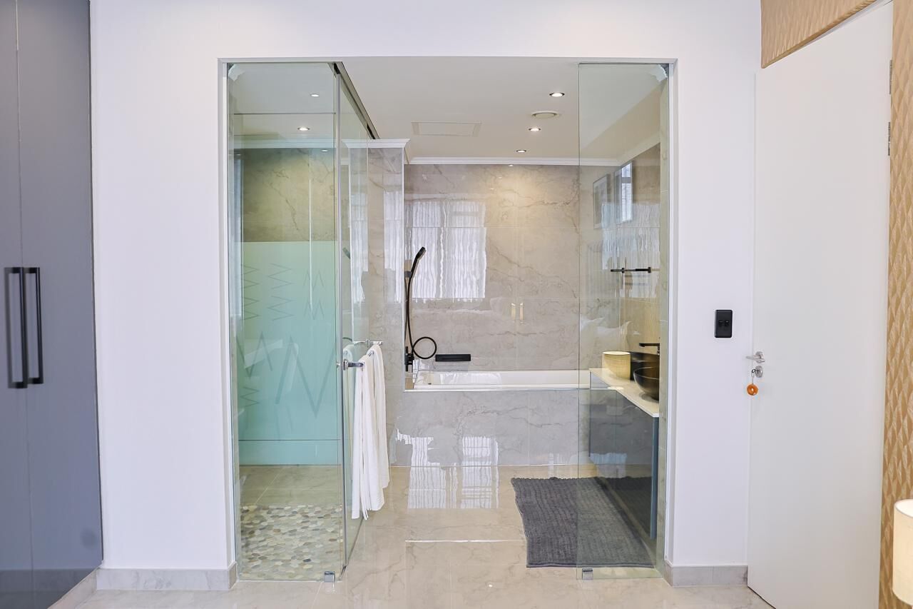 Standard Apartment | Bathroom | Towels