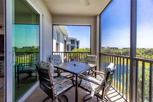 Home from Home in Heritage Landing Golf Community