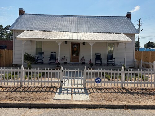 In the heart of downtown! 2 bed 2 bath beautifully restored historical home!