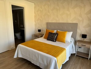 Iron/ironing board, WiFi, bed sheets - Alcazaba Lagoon & Private Beach I Costa del Sol (Casares)