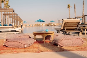 Outdoor dining - Agafay Oryx Camp (Sidi Badhaj)