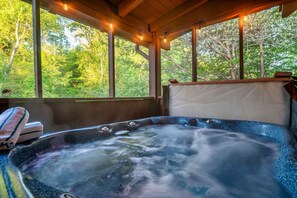 Indoor spa tub - Couples Cabin + Hot Tub + King Bed +Near Parkway (Pigeon Forge)