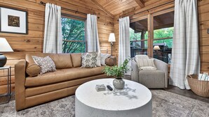 Living area - Hot Tub + King Bed +1.4 Miles from Parkway (Sevierville)
