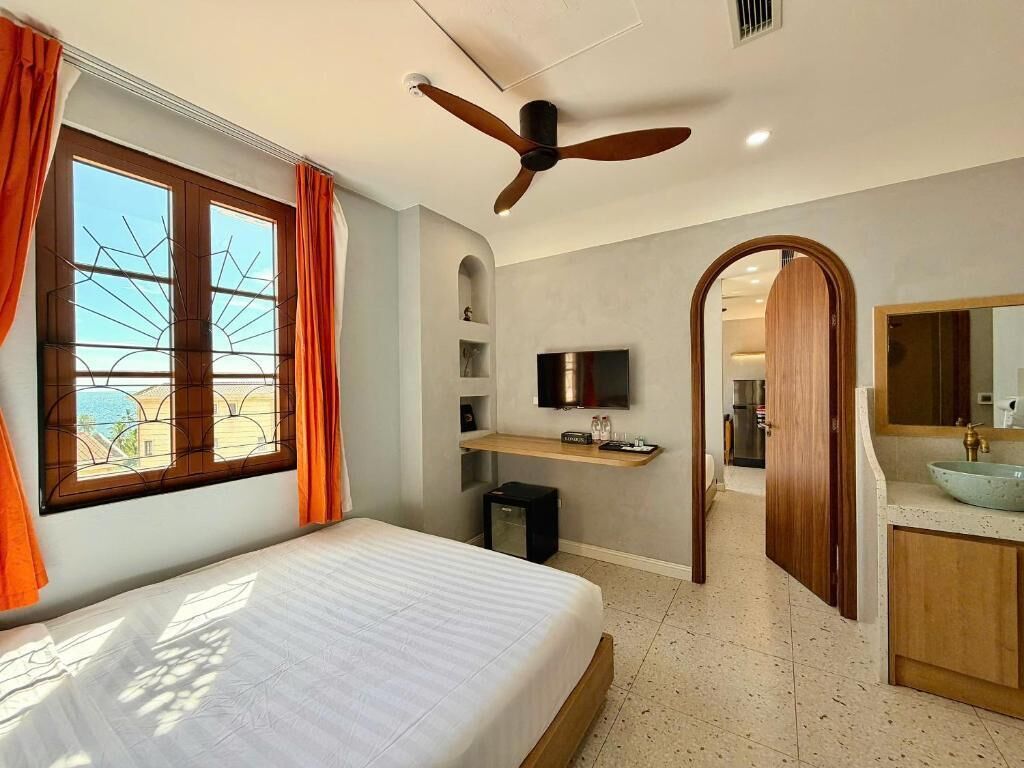 Family Room, Sea View