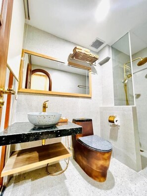 Superior Double Room, City View | Bathroom - ROVA BOUTIQUE HOTEL (Dac khu Phu Quoc)