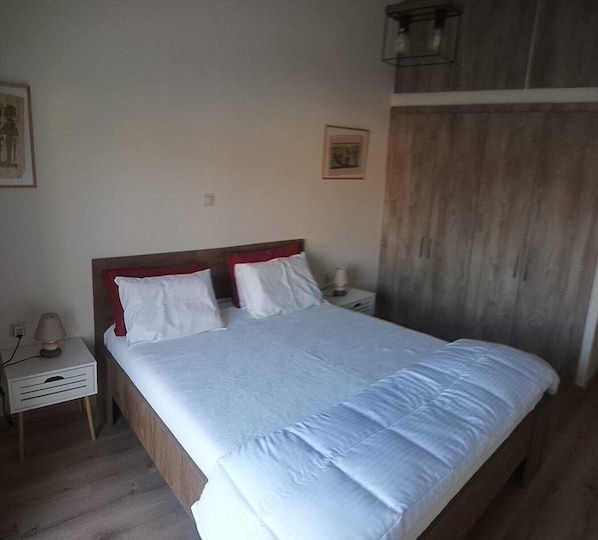 1 bedroom, iron/ironing board, WiFi, bed sheets
