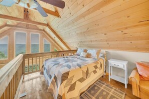 4 bedrooms, desk, iron/ironing board, travel cot - Amazing View Cabin /Hot Tub /Fire Pit /Lake Nearby (Monteagle)