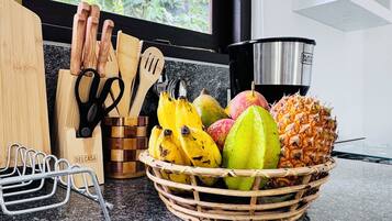 Makanan dan minuman