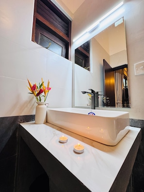 Bathroom - Namo Villa Habaraduwa (Habaraduwa)