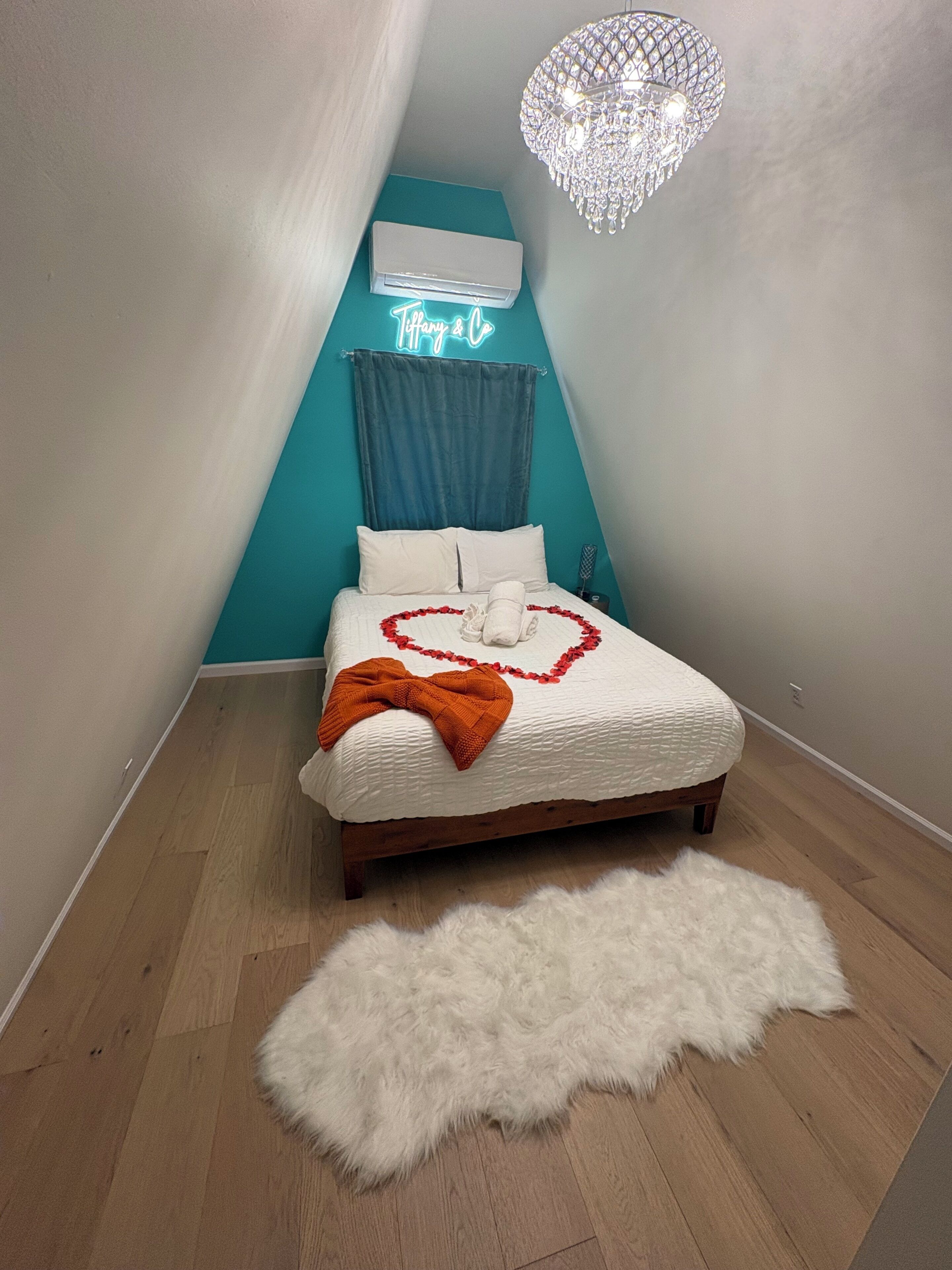 2 slaapkamers, een strijkplank/strijkijzer, wifi, beddengoed