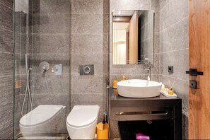 Handtücher, Seife, Toilettenpapier