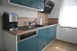Coffee/tea maker, fridge, microwave, oven - Talblick Wilthen Vacation Rental (Wilthen)