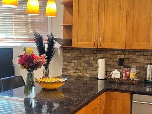 Serene 2-bedroom apartment in Tukwila perfect for your stay