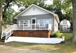 Exterior - Backwater Lake Cottage | Tiki Bar & Paddleboat (North Webster)