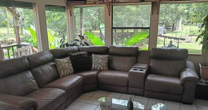 3bed 2bath,Ouachita forest, UTV/hiking trails, water sports, creeks,bears& calm.