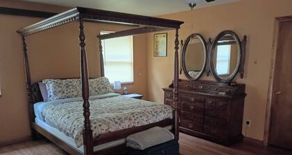 3bed 2bath,Ouachita forest, UTV/hiking trails, water sports, creeks,bears& calm.